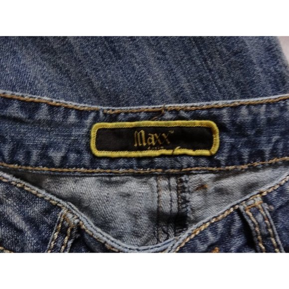 ​Womens Maxx jeans Size 9 distressed w/embroidery front legs & back​ pockets - Picture 5 of 12